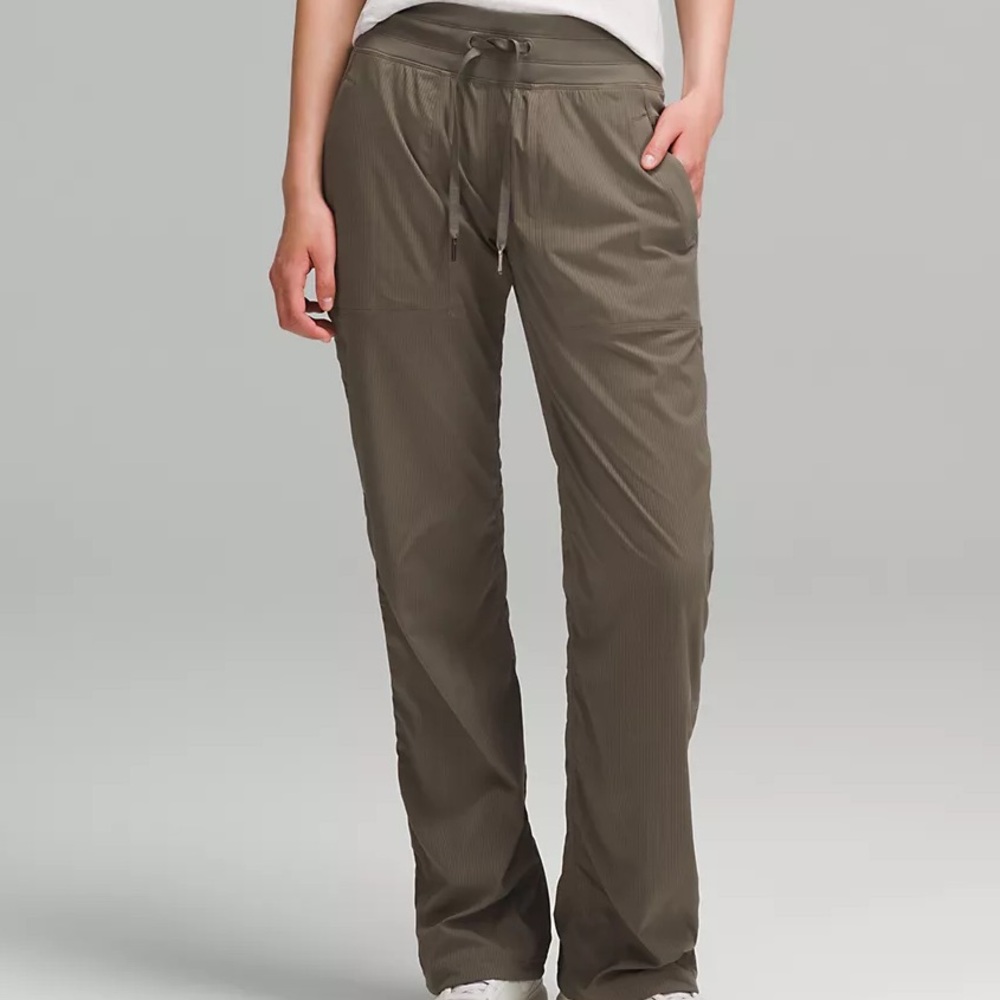 NWT LULULEMON DANCE STUDIO PANTS | SIZE 4 | ARMY GREEN